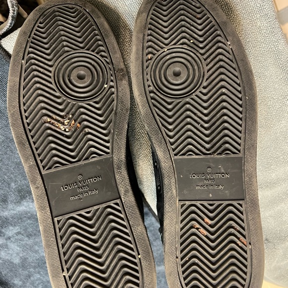 Men’s Louis Vuitton shoes - Picture 3 of 8